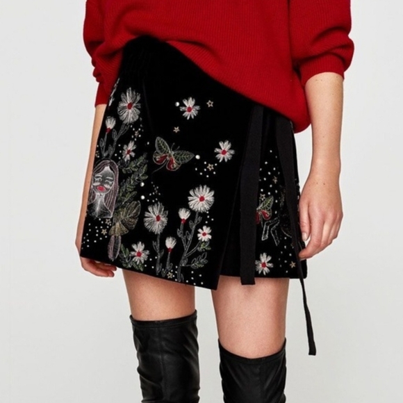 Embroidered Detail Mini Wrap Velvet Skirt Skort - Picture 2 of 6